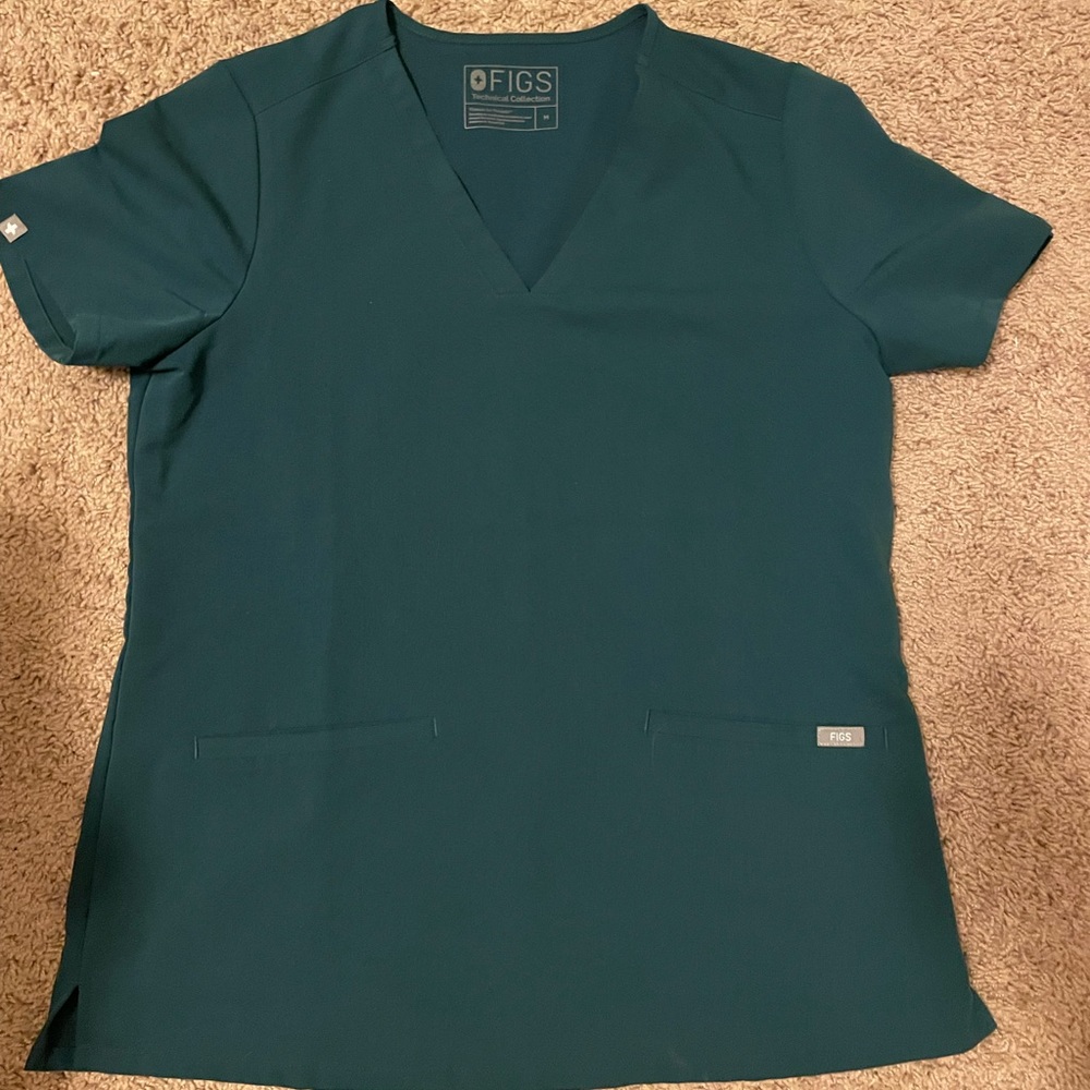 2 pocket Caribbean Blue Figs Top- Medium